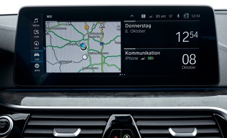 2021 BMW 5 Series 530e Plug-In Hybrid Central Console Wallpapers 450x275 (85)