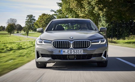2021 BMW 5 Series 530e Plug-In Hybrid Front Wallpapers 450x275 (44)
