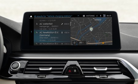 2021 BMW 5 Series Central Console Wallpapers 450x275 (36)