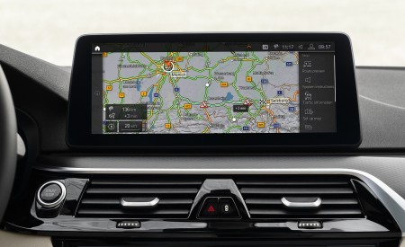 2021 BMW 5 Series Central Console Wallpapers 450x275 (33)