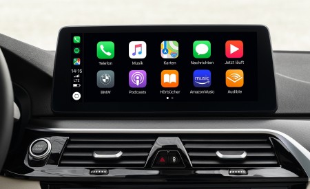 2021 BMW 5 Series Central Console Wallpapers 450x275 (32)