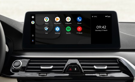 2021 BMW 5 Series Central Console Wallpapers 450x275 (31)