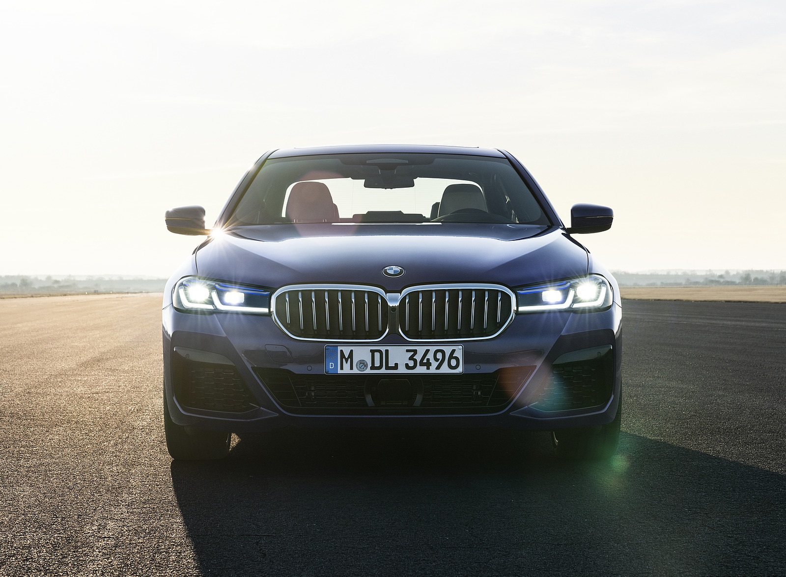 2021 BMW 530e xDrive Plug-In Hybrid Front Wallpapers (15)