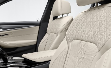 2021 BMW 530e xDrive Plug-In Hybrid Interior Front Seats Wallpapers 450x275 (29)