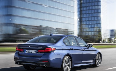 2021 BMW 530e xDrive Plug-In Hybrid Rear Three-Quarter Wallpapers 450x275 (4)