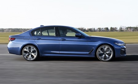 2021 BMW 530e xDrive Plug-In Hybrid Side Wallpapers 450x275 (12)