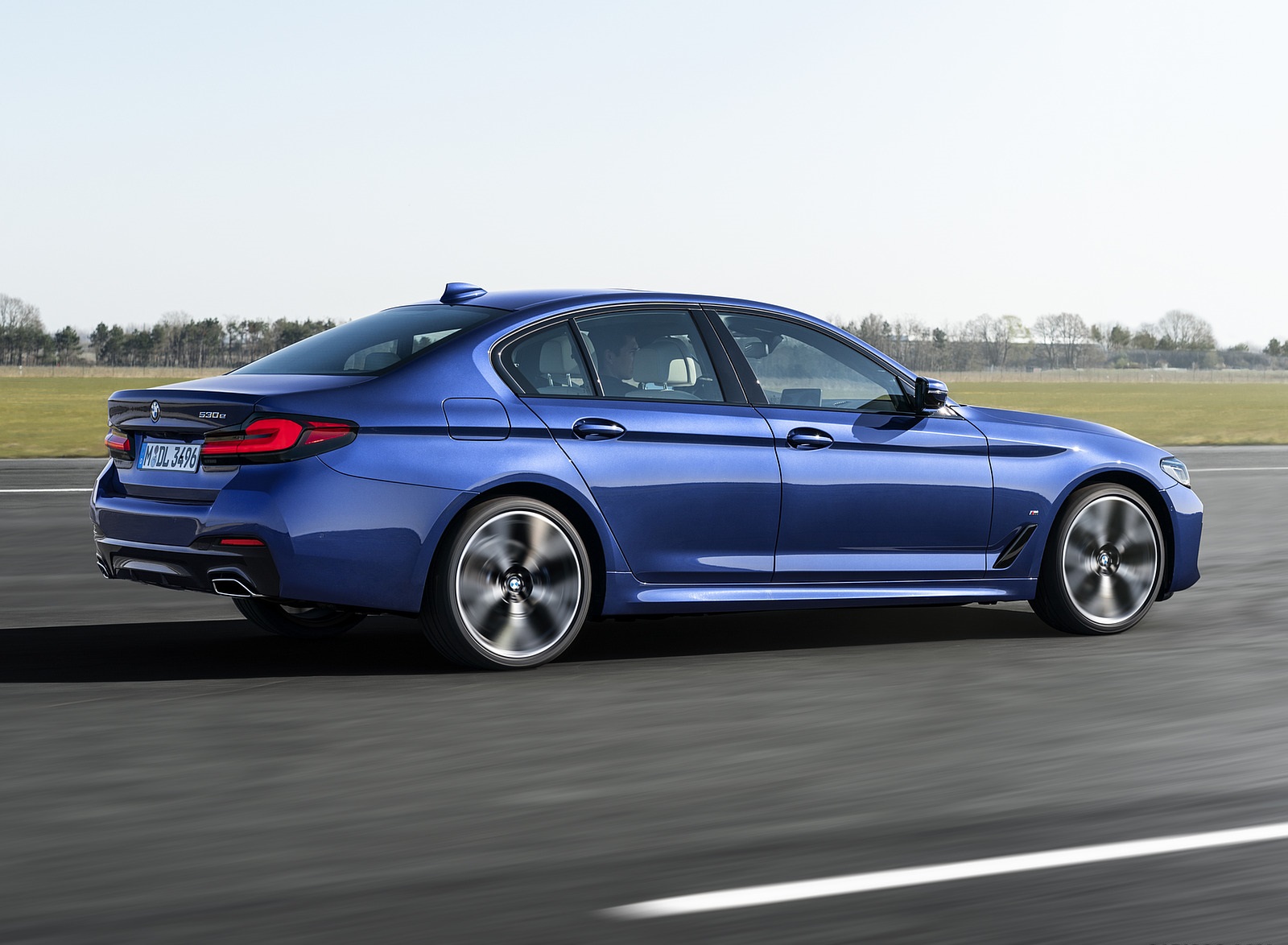 2021 BMW 530e xDrive Plug-In Hybrid Side Wallpapers (13)