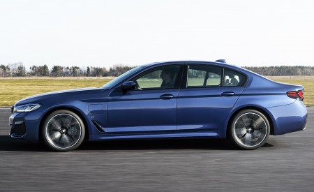 2021 BMW 530e xDrive Plug-In Hybrid Side Wallpapers 450x275 (6)