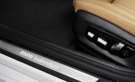 2021 BMW 540i Door Sill Wallpapers 450x275 (27)