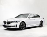 2021 BMW 540i Front Three-Quarter Wallpapers 150x120 (10)