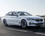 2021 BMW 540i Front Three-Quarter Wallpapers 150x120 (2)