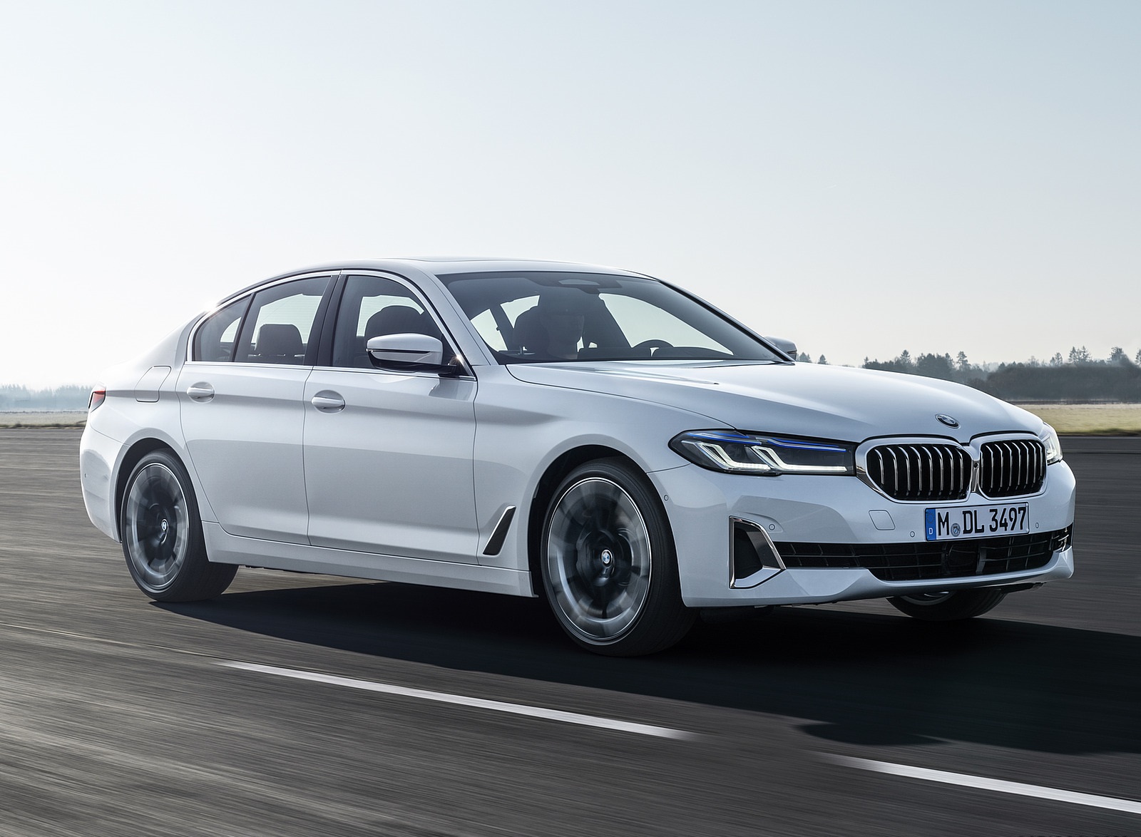 2021 BMW 540i Front Three-Quarter Wallpapers (2)