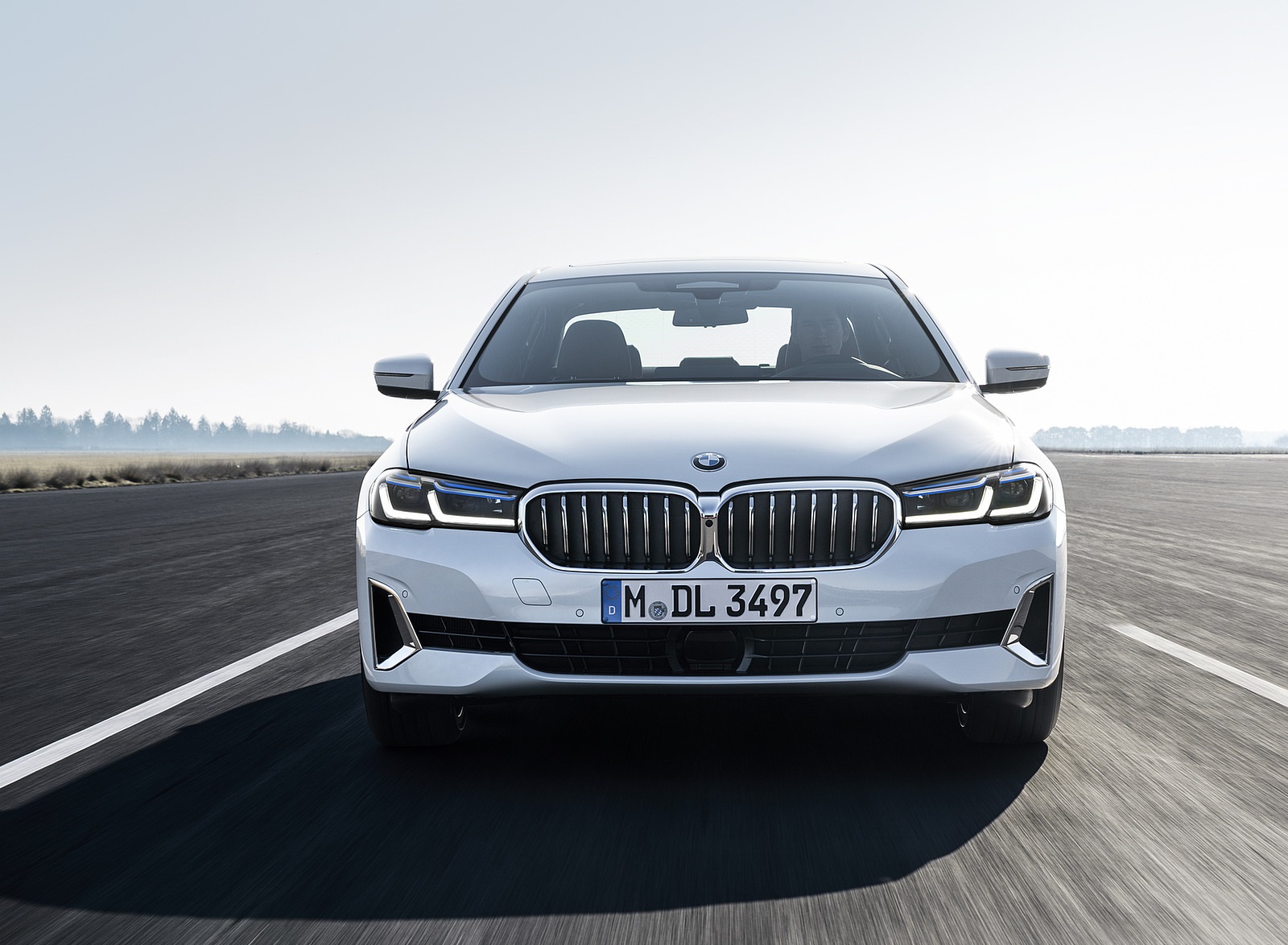2021 BMW 540i Front Wallpapers (4)