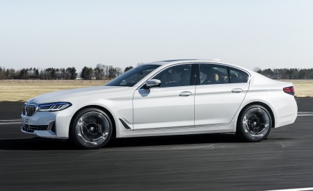 2021 BMW 540i Side Wallpapers 450x275 (7)
