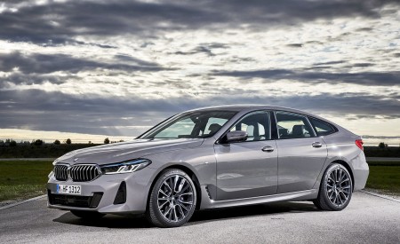 2021 BMW 6 Series Gran Turismo Front Three-Quarter Wallpapers 450x275 (26)