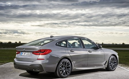 2021 BMW 6 Series Gran Turismo Rear Three-Quarter Wallpapers 450x275 (29)