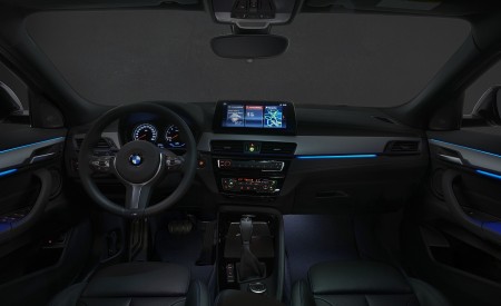 2021 BMW X2 xDrive25e Plug-In Hybrid Ambient Lighting Wallpapers 450x275 (54)