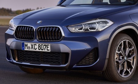 2021 BMW X2 xDrive25e Plug-In Hybrid Front Bumper Wallpapers 450x275 (37)