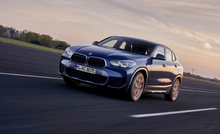2021 BMW X2 xDrive25e Plug-In Hybrid Front Three-Quarter Wallpapers  450x275 (15)
