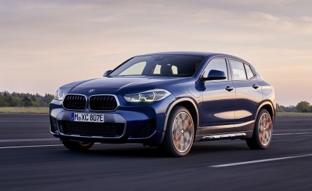 2021 BMW X2 xDrive25e Plug-In Hybrid Front Three-Quarter Wallpapers  450x275 (14)