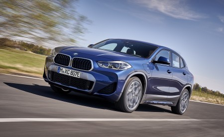 2021 BMW X2 xDrive25e Plug-In Hybrid Front Three-Quarter Wallpapers 450x275 (8)