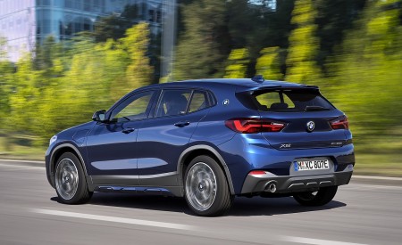 2021 BMW X2 xDrive25e Plug-In Hybrid Rear Three-Quarter Wallpapers  450x275 (3)
