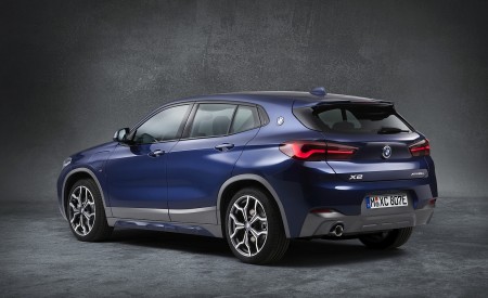 2021 BMW X2 xDrive25e Plug-In Hybrid Rear Three-Quarter Wallpapers 450x275 (30)