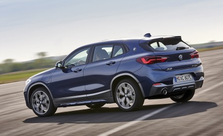 2021 BMW X2 xDrive25e Plug-In Hybrid Rear Three-Quarter Wallpapers 450x275 (10)