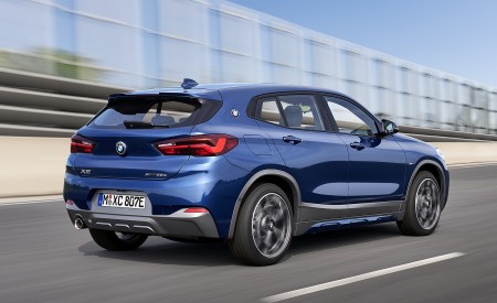 2021 BMW X2 xDrive25e Plug-In Hybrid Rear Three-Quarter Wallpapers 450x275 (4)
