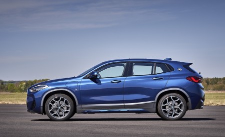 2021 BMW X2 xDrive25e Plug-In Hybrid Side Wallpapers  450x275 (24)