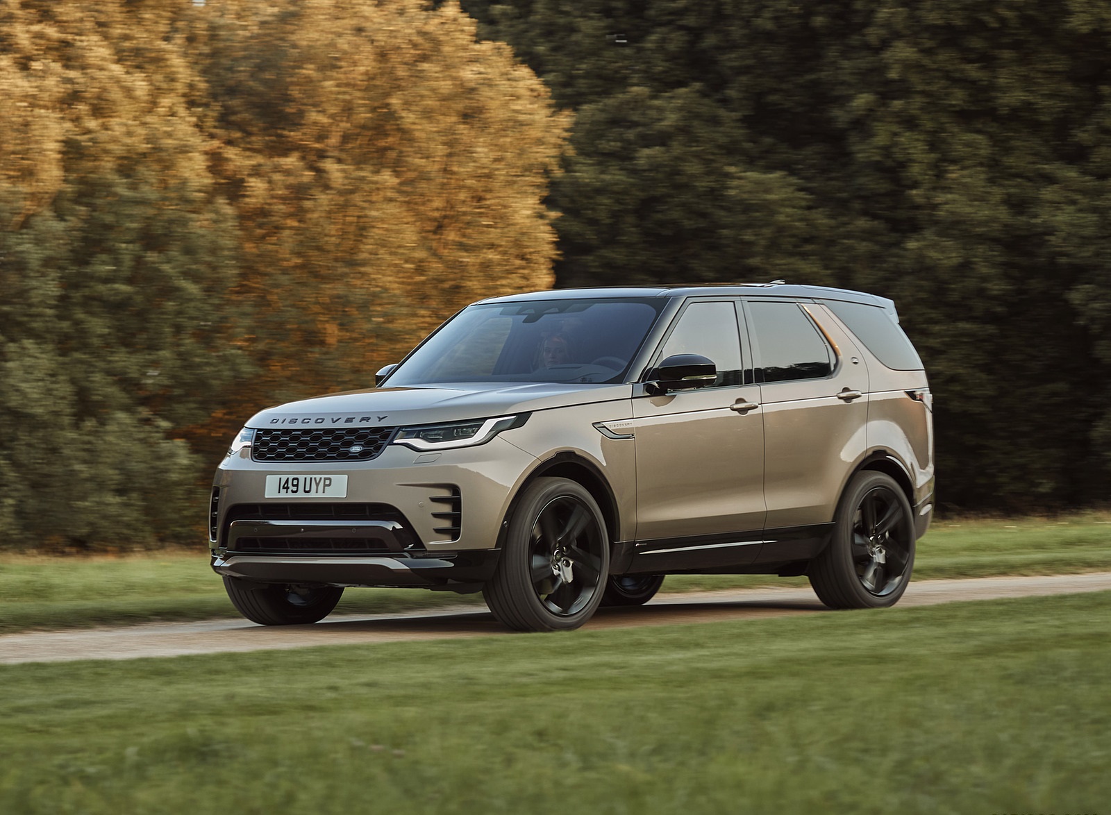 2021 Land Rover Discovery Front Three-Quarter Wallpapers (2)