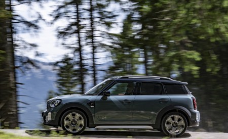 2021 MINI Cooper S Countryman ALL4 Side Wallpapers 450x275 (15)