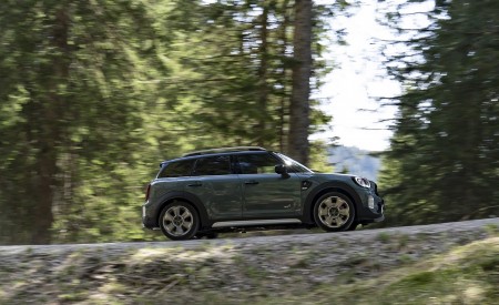 2021 MINI Cooper S Countryman ALL4 Side Wallpapers 450x275 (16)