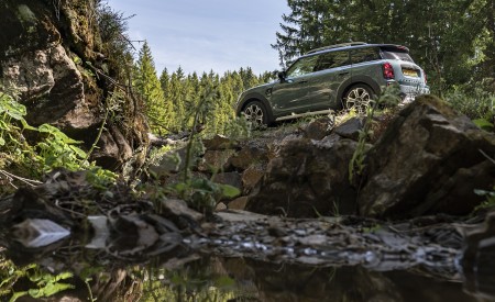 2021 MINI Cooper S Countryman ALL4 Side Wallpapers 450x275 (17)