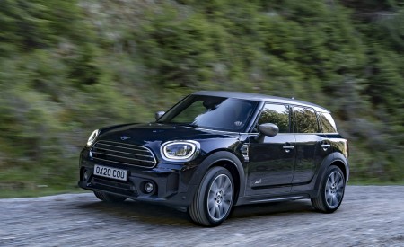 2021 MINI Countryman ALL4 Front Three-Quarter Wallpapers 450x275 (2)