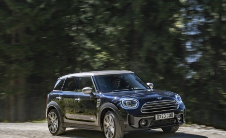 2021 MINI Countryman ALL4 Front Three-Quarter Wallpapers 450x275 (3)