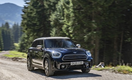 2021 MINI Countryman ALL4 Front Three-Quarter Wallpapers 450x275 (6)