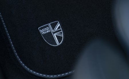 2021 MINI Countryman ALL4 Interior Floor Mat Wallpapers 450x275 (34)