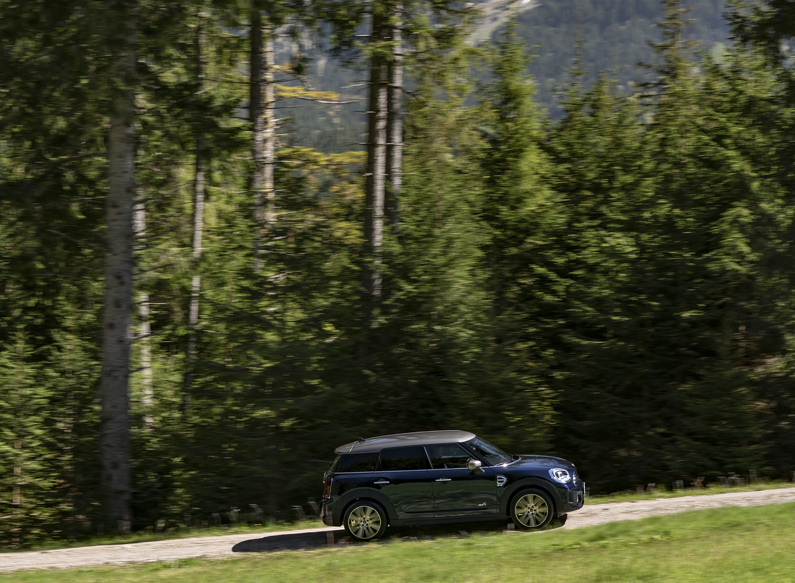 2021 MINI Countryman ALL4 Side Wallpapers (14)