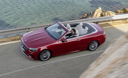 2021 Mercedes-Benz E 450 4MATIC Cabriolet AMG Line (Color: Designo Hyacinth Red Metallic) Front Three-Quarter Wallpapers 450x275 (33)