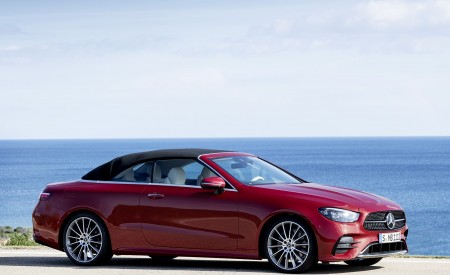 2021 Mercedes-Benz E 450 4MATIC Cabriolet AMG Line (Color: Designo Hyacinth Red Metallic) Side Wallpapers 450x275 (50)