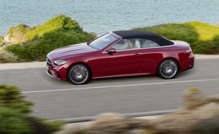 2021 Mercedes-Benz E 450 4MATIC Cabriolet AMG Line (Color: Designo Hyacinth Red Metallic) Side Wallpapers 450x275 (37)
