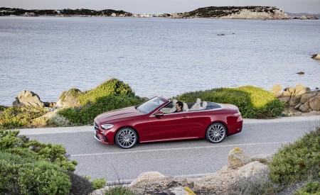 2021 Mercedes-Benz E 450 4MATIC Cabriolet AMG Line (Color: Designo Hyacinth Red Metallic) Side Wallpapers 450x275 (51)