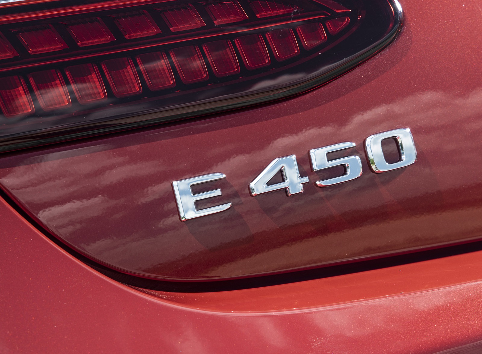 2021 Mercedes-Benz E 450 4MATIC Cabriolet (Color: Patagonia Red) Badge Wallpapers #22 of 55