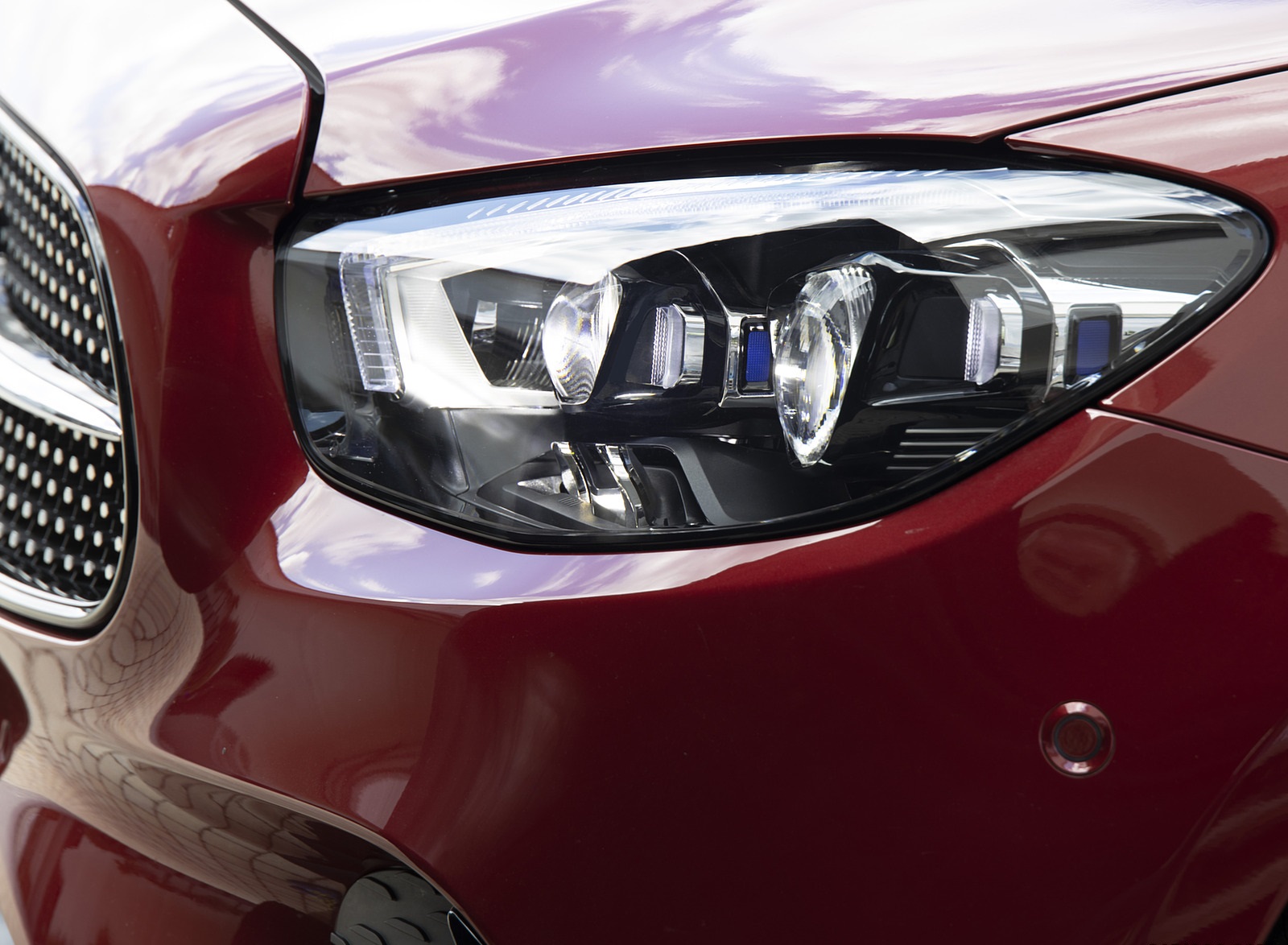 2021 Mercedes-Benz E 450 4MATIC Cabriolet (Color: Patagonia Red) Headlight Wallpapers #21 of 55