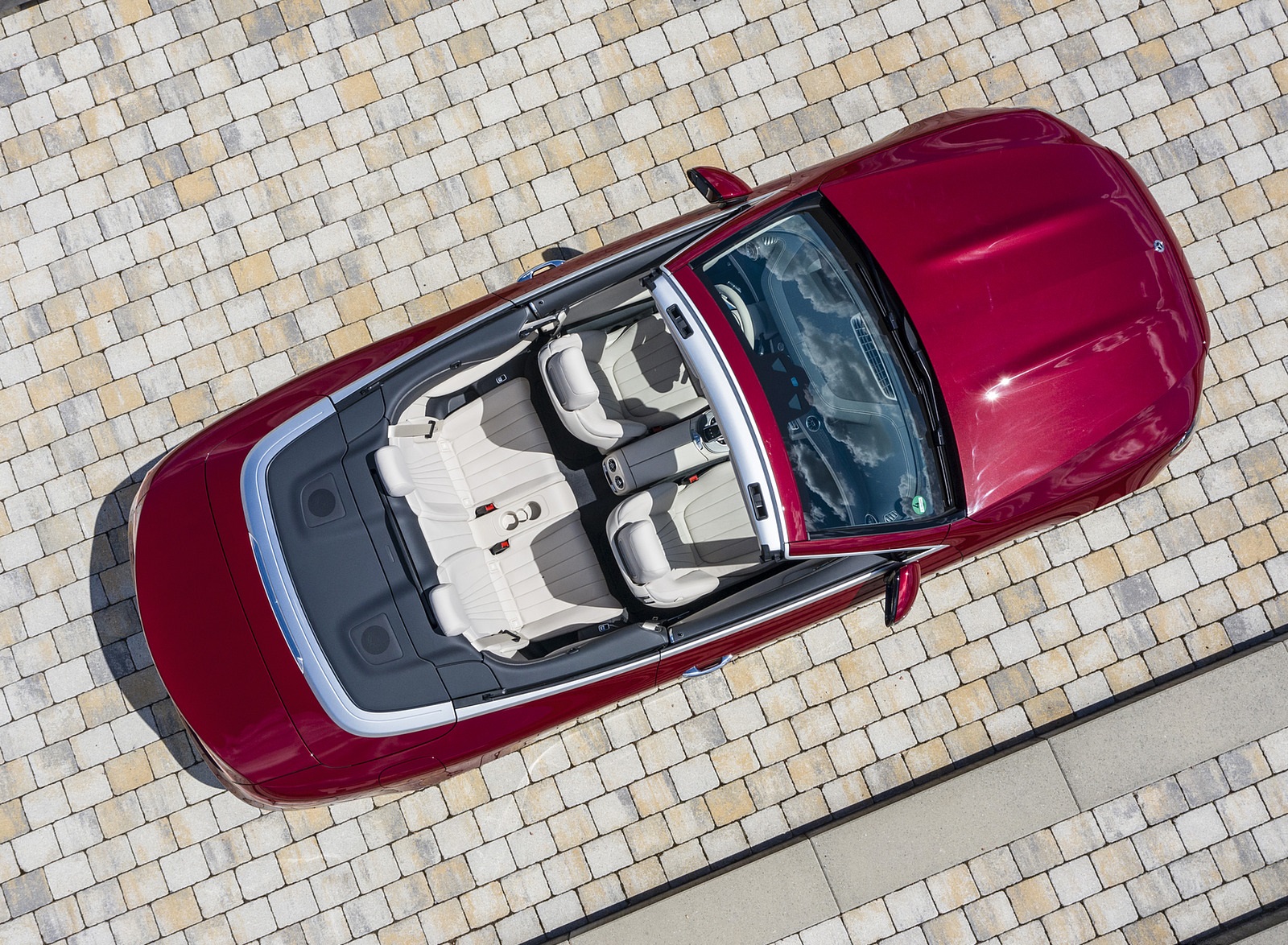 2021 Mercedes-Benz E 450 4MATIC Cabriolet (Color: Patagonia Red) Top Wallpapers #18 of 55