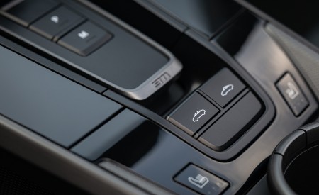 2021 Porsche 911 Targa 4 (Color: Dolomite Silver Metallic) Interior Detail Wallpapers 450x275 (115)