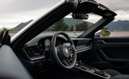 2021 Porsche 911 Targa 4 (Color: Dolomite Silver Metallic) Interior Wallpapers 450x275 (112)
