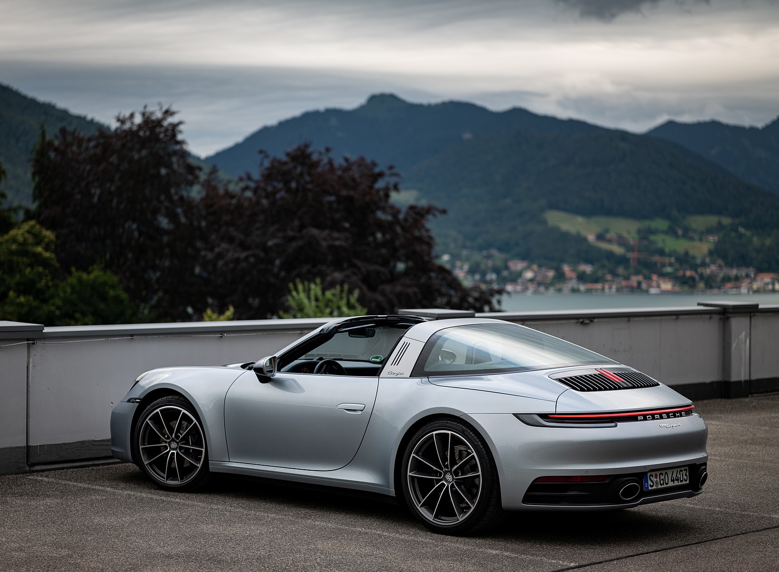2021 Porsche 911 Targa 4 (Color: Dolomite Silver Metallic) Rear Three-Quarter Wallpapers #87 of 126