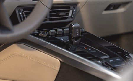 2021 Porsche 911 Targa 4 (Color: Gentian Blue) Central Console Wallpapers 450x275 (82)